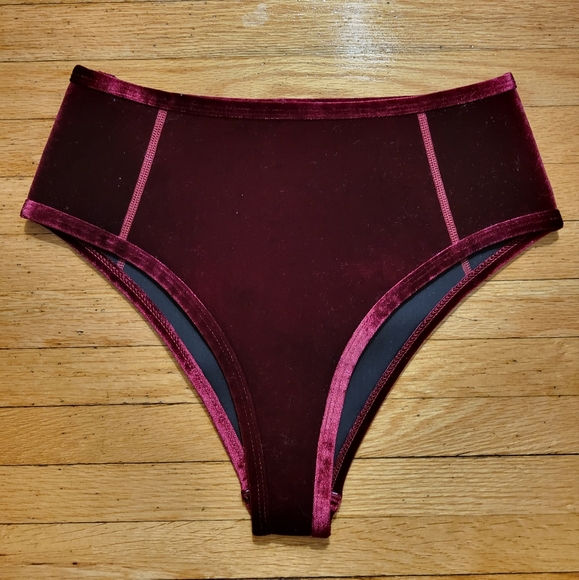 Nwot Hoaka Sara Wine Velvet Bikini - Picture 2 of 6